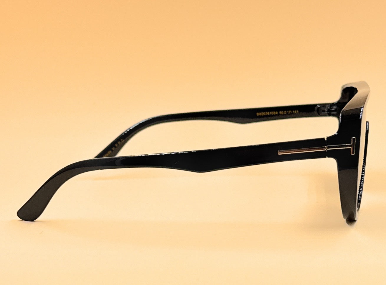 SQUARO Oversized Shield Sunglasses for Women – Glossy Black Frame with Gradient Smoke Lenses | SQ20261584