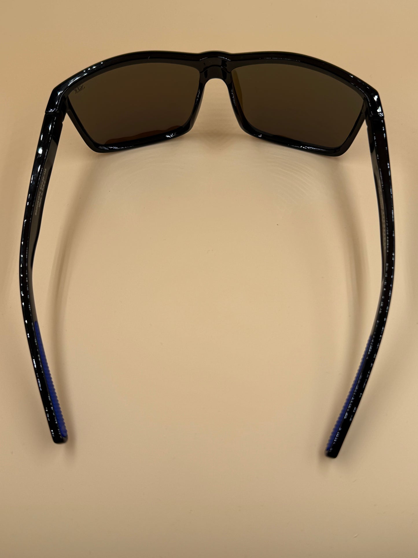 SQUARO Polarized Sunglasses – Men women Lightweight Classic Square Frame wrap style Driving Fishing sport    UVA-UVB SQ20261574