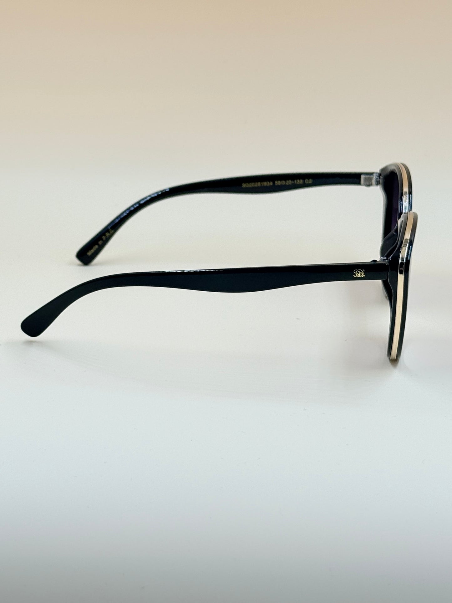 SQUARO Classic Round Fashion Premium quality Sunglasses –UVA SQ20261604