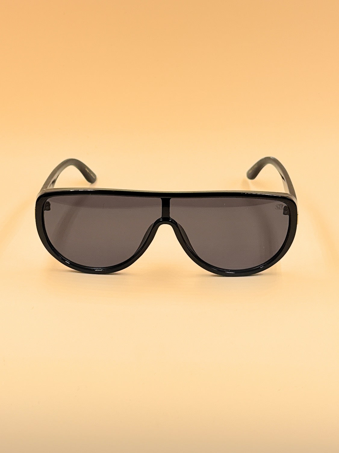 SQUARO Oversized Shield Sunglasses for Women – Glossy Black Frame with Gradient Smoke Lenses | SQ20261584