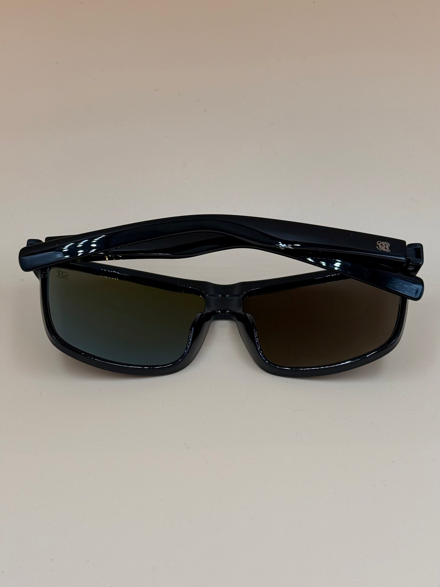 SQUARO Polarized Sunglasses – Men women Lightweight Classic Square Frame wrap style Driving Fishing sport    UVA-UVB SQ20261574