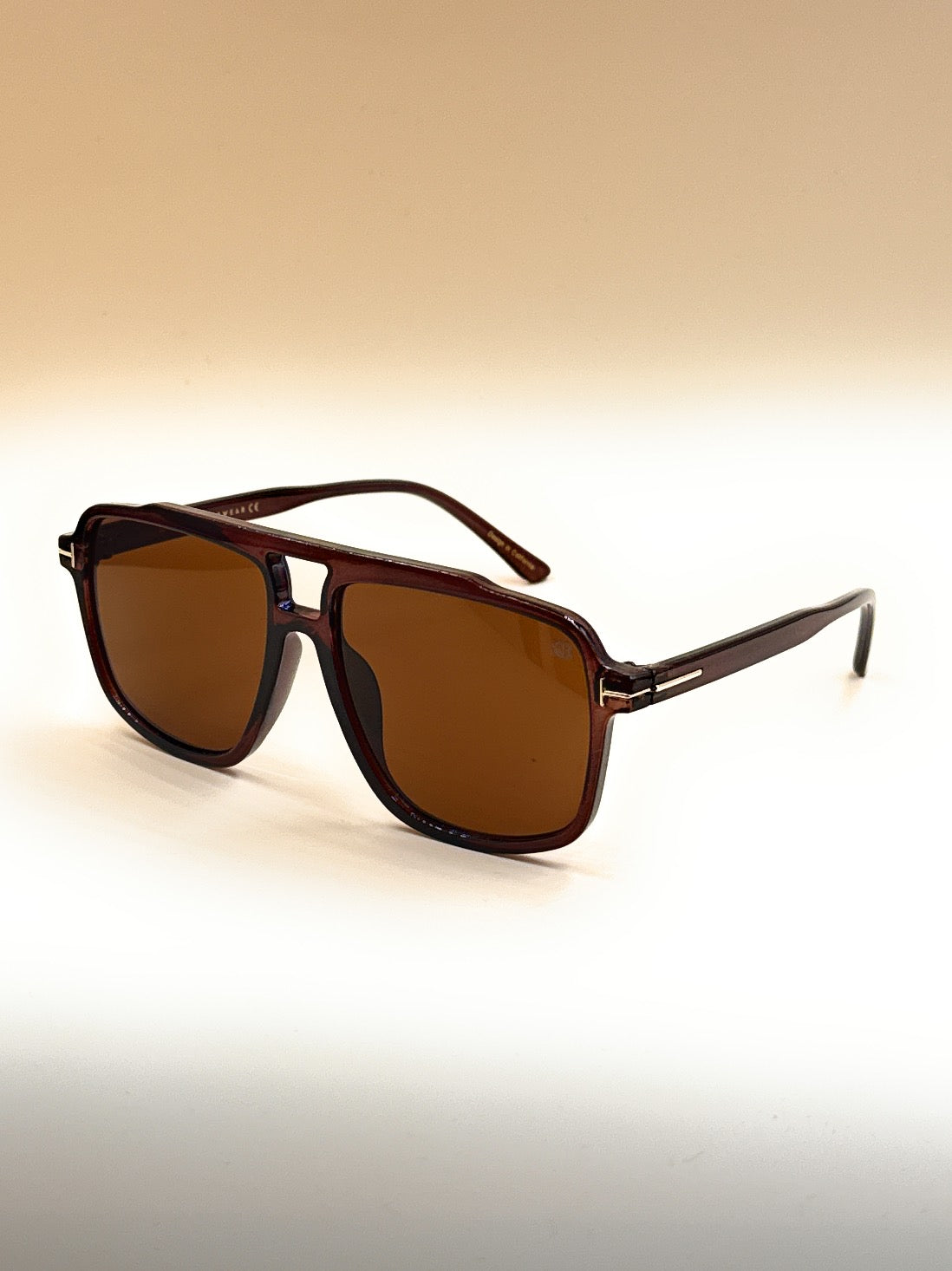 SQUARO SQ20261585 Oversized Square Sunglasses – Black premium PC Frame with Gradient Smoke Lenses
