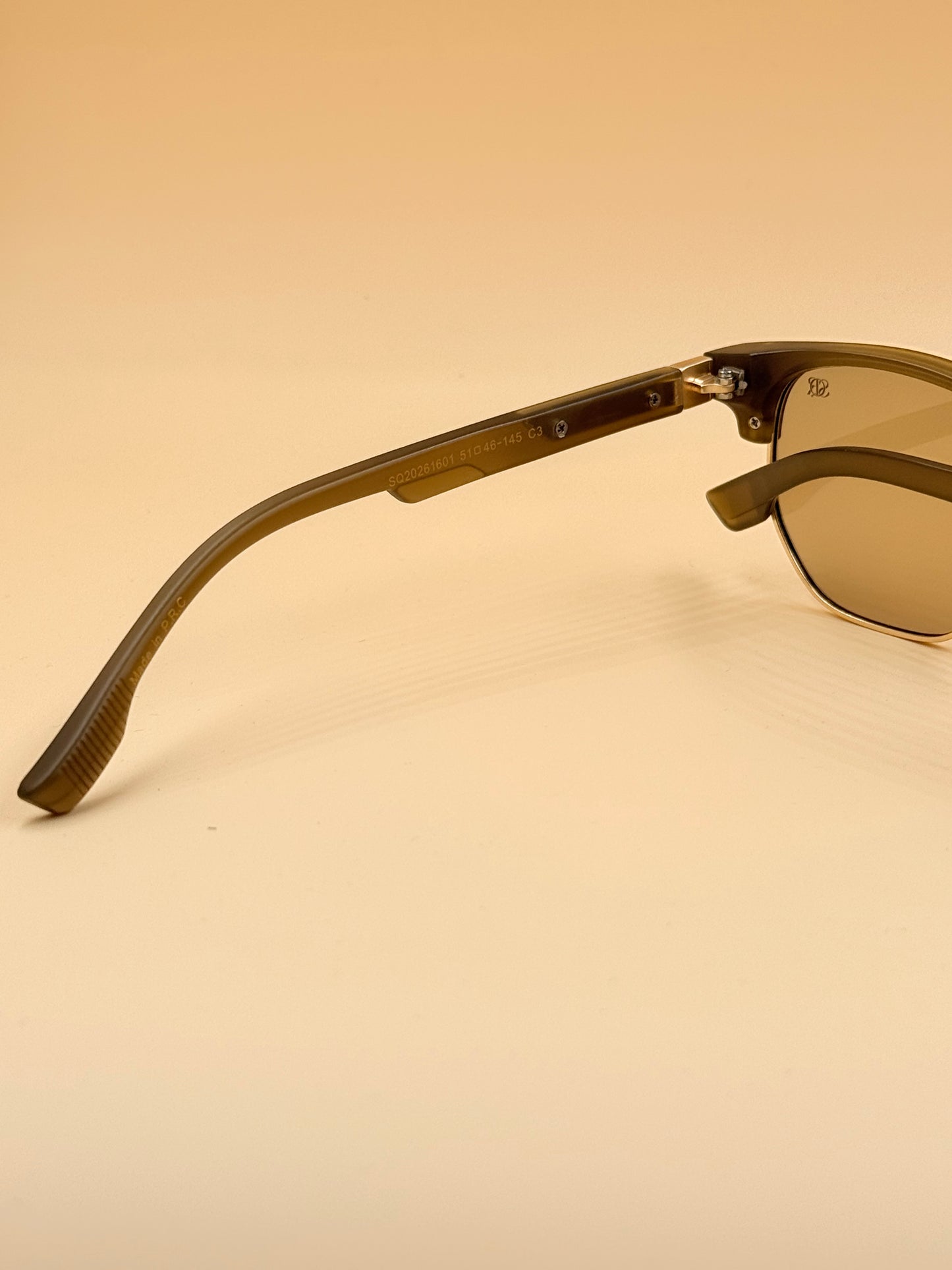 SQUARO Polarized Sunglasses Men Women Driving Fashion UVA %100 protection SQ20261601 51#46-145