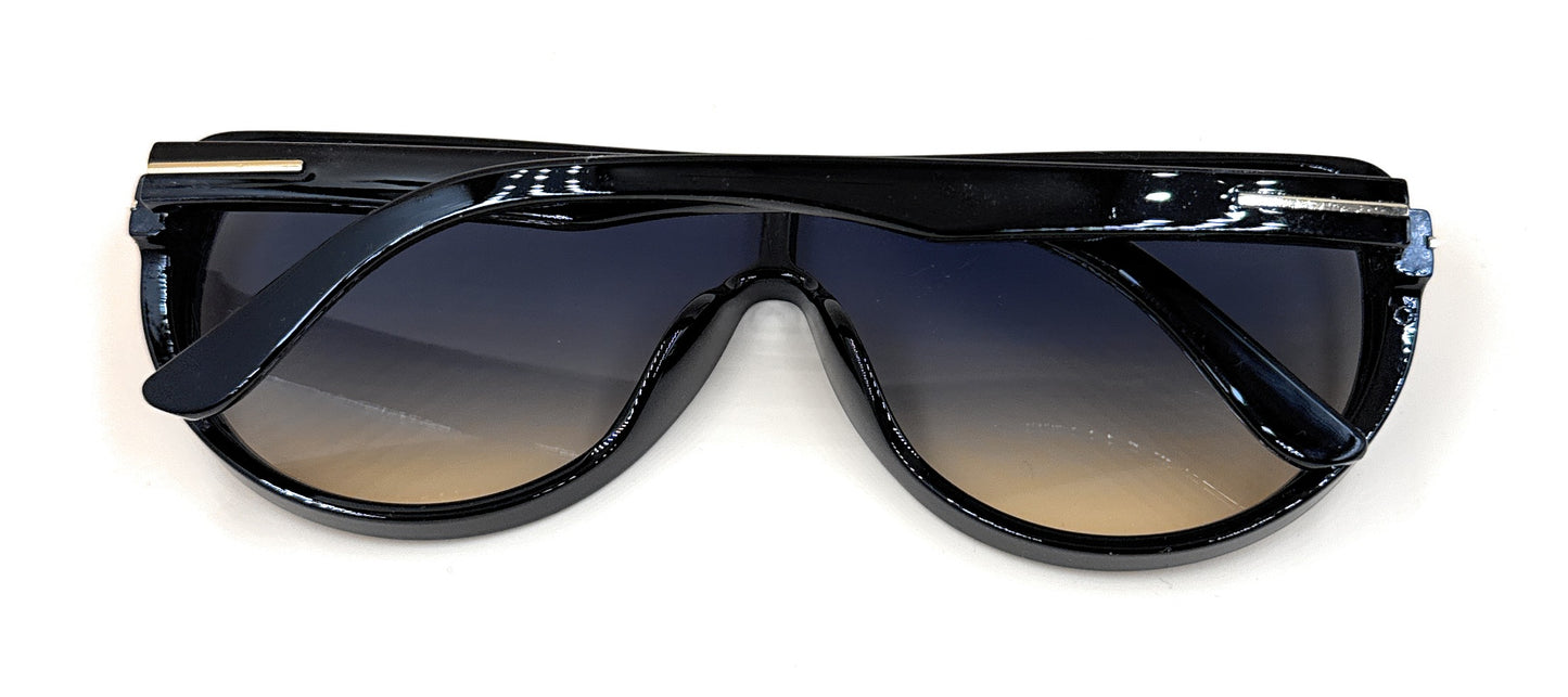 SQUARO Oversized Shield Sunglasses for Women – Glossy Black Frame with Gradient Smoke Lenses | SQ20261584