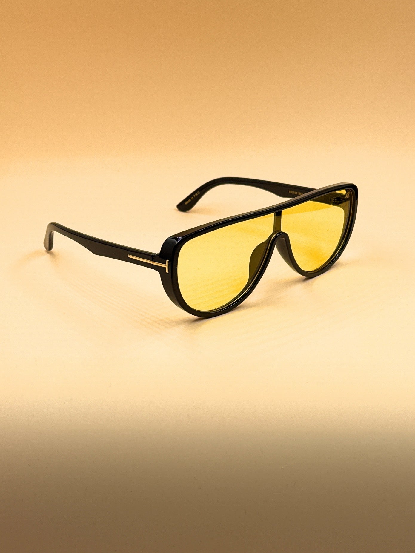 SQUARO Oversized Shield Sunglasses for Women – Glossy Black Frame with Gradient Smoke Lenses | SQ20261584