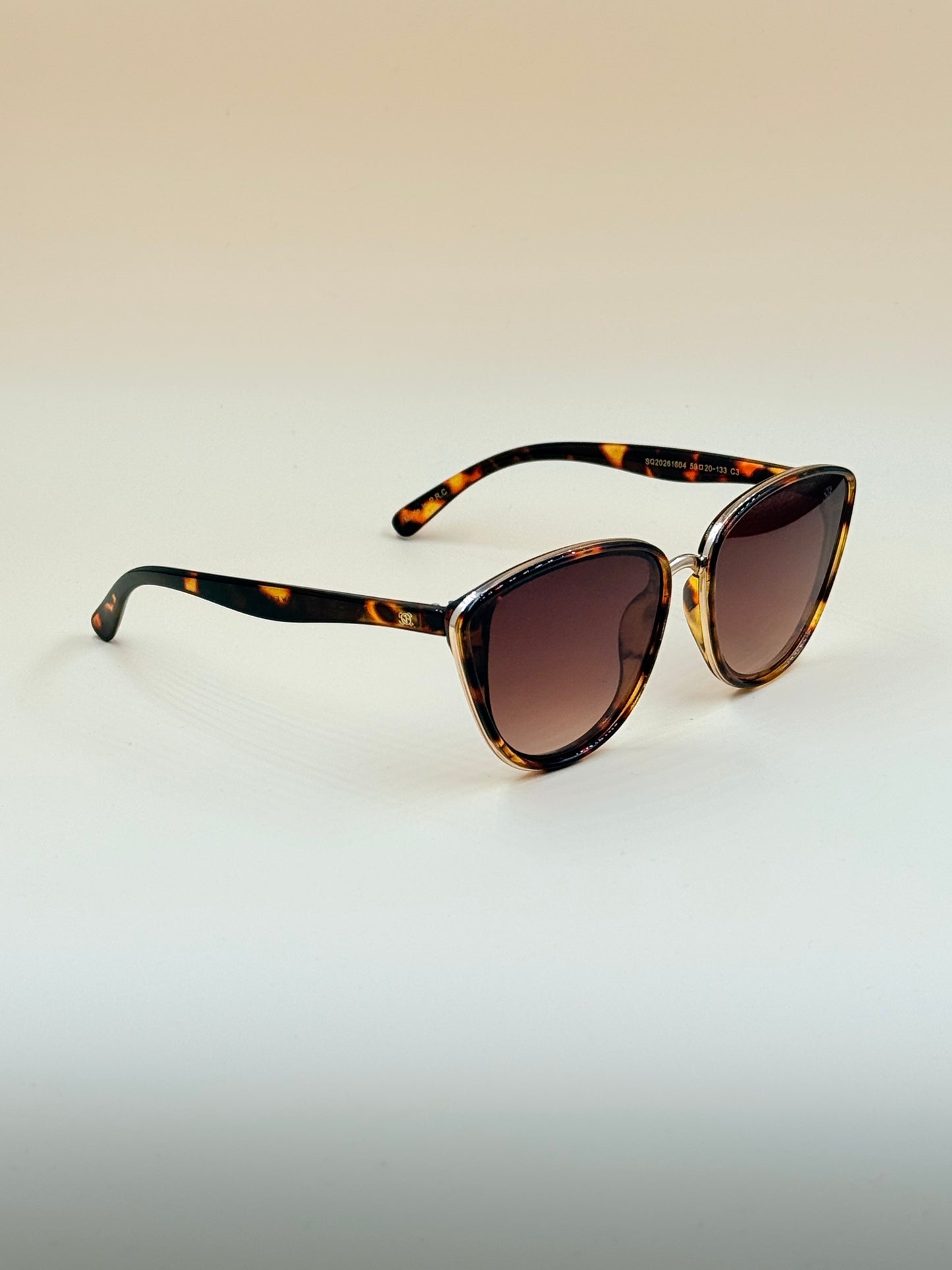 SQUARO Classic Round Fashion Premium quality Sunglasses –UVA SQ20261604