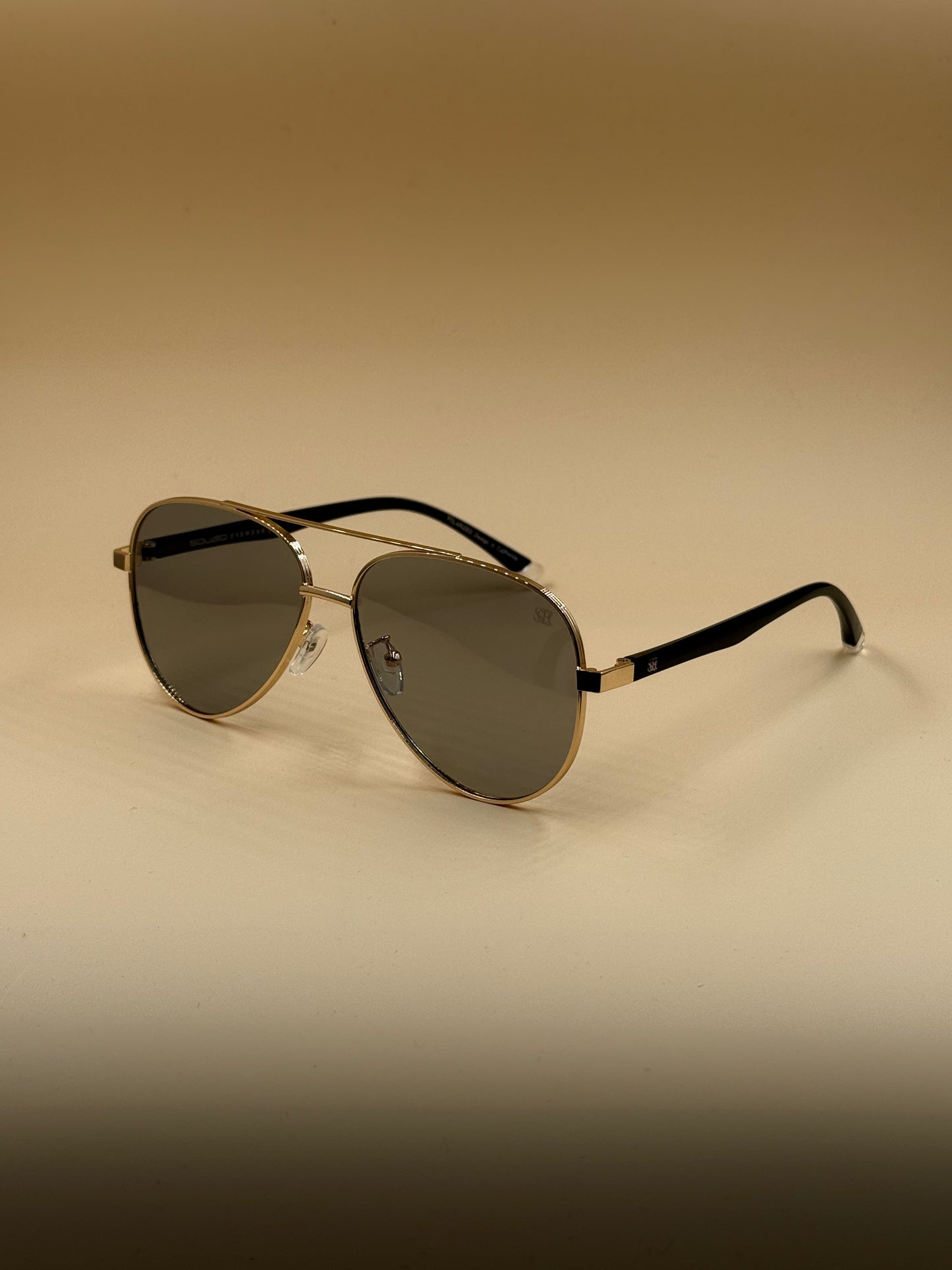 SQUARO Polarized Photochromic Aviator Sunglasses – TR90 + Metal Frame | UV400 Protection High Quality Light weight SQ20261579
