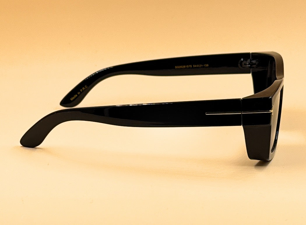 SQUARO® Elegant Black Rectangular Sunglasses for Women – Glossy Lightweight PC Frame, 54mm Lens SQ20261575