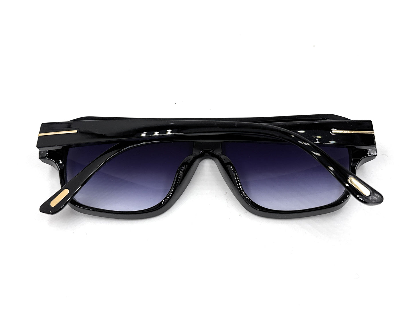 SQUARO Premium Quality Fashion Sunglasses – Black Frame with Gradient Gray Lenses | Classic Square Design SQ20241520
