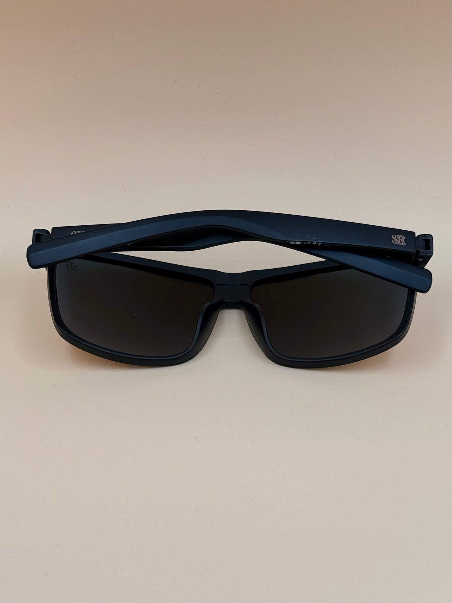 SQUARO Polarized Sunglasses – Men women Lightweight Classic Square Frame wrap style Driving Fishing sport    UVA-UVB SQ20261574