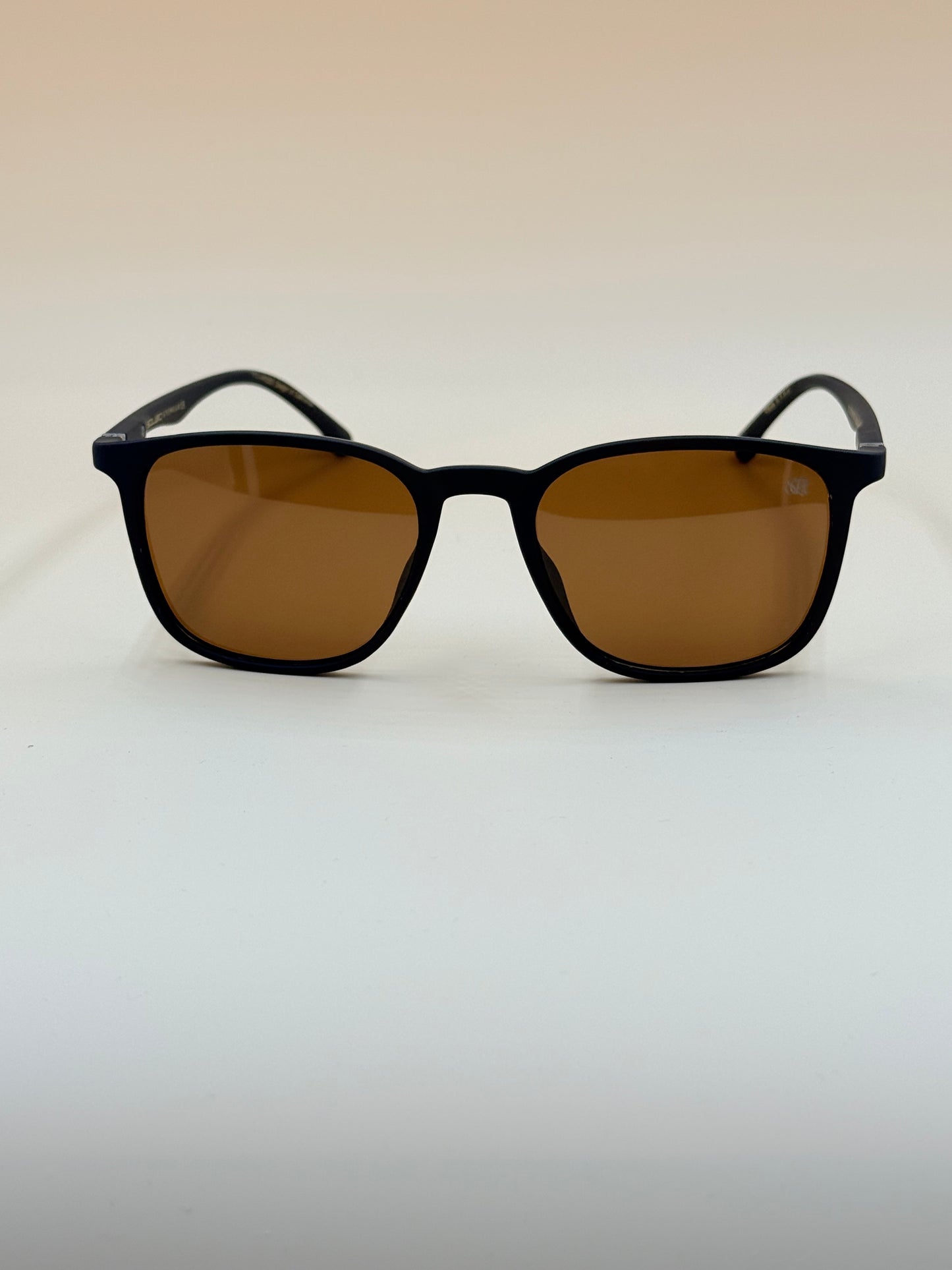 SQUARO Matte Black Polarized Sunglasses – Lightweight Premium quality Frame with Spring Hinges
SQ20261600