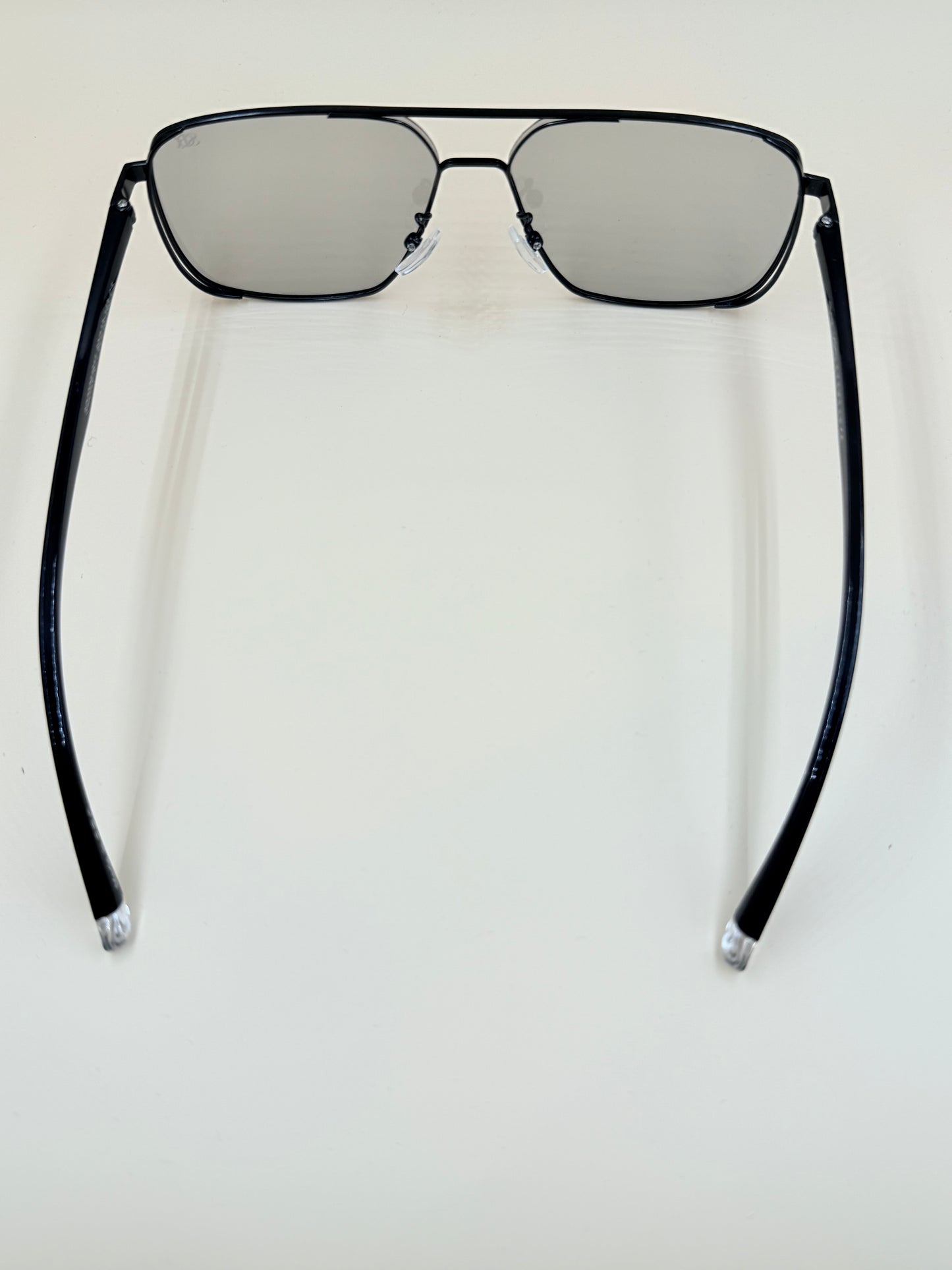 SQUARO Polarized Photochromic Square Sunglasses – TR90 + Metal Frame | UV400 Protection High Quality Light weight SQ20261611Square