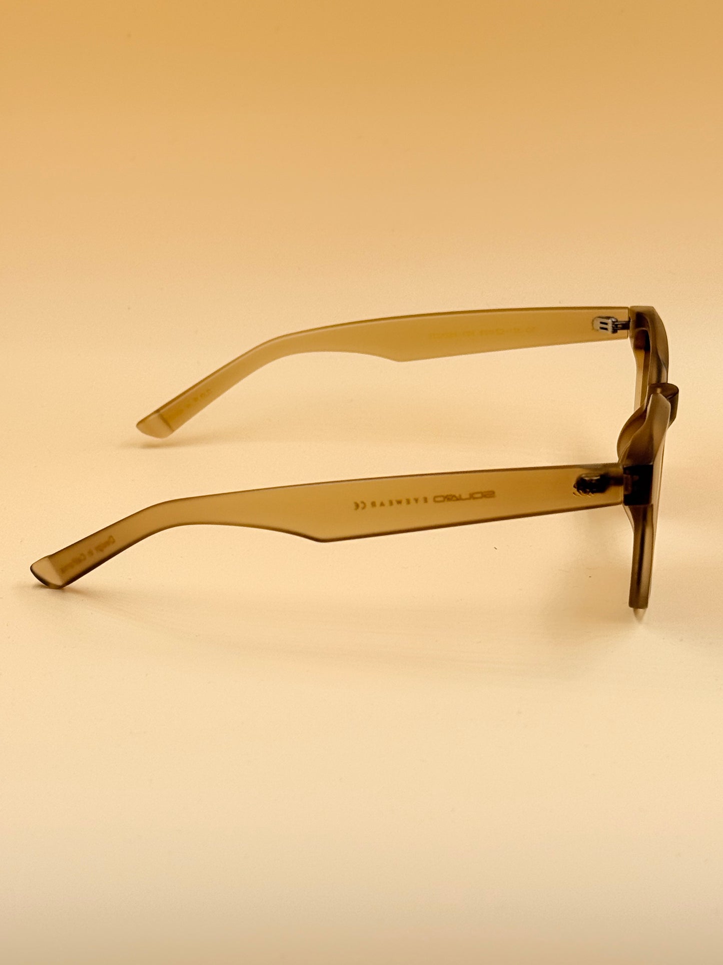 SQUARO Sunglasses – Lightweight Premium quality Frame with the metal Hinges UVA-400                SQ20261598 49#22-136