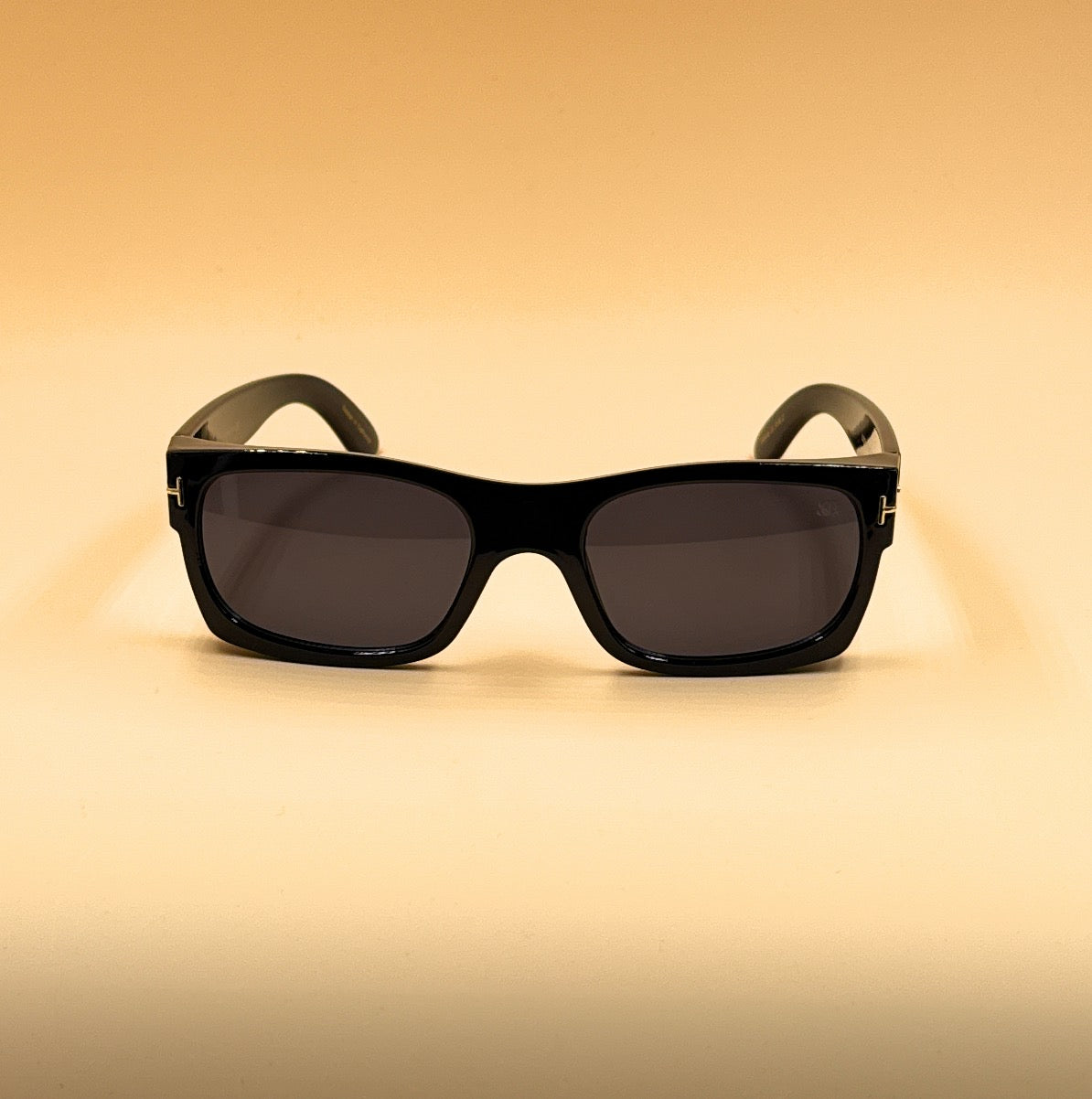 SQUARO® Elegant Black Rectangular Sunglasses for Women – Glossy Lightweight PC Frame, 54mm Lens SQ20261575