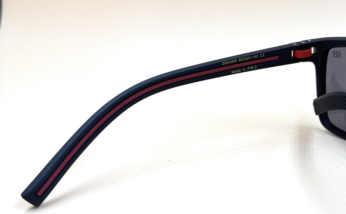 SQUARO Polarized Sunglasses Men Women Driving Fishing Biking Hiking UVB-UVA %100 protection Premium quality with the TAC polarized lenses SQ2024300