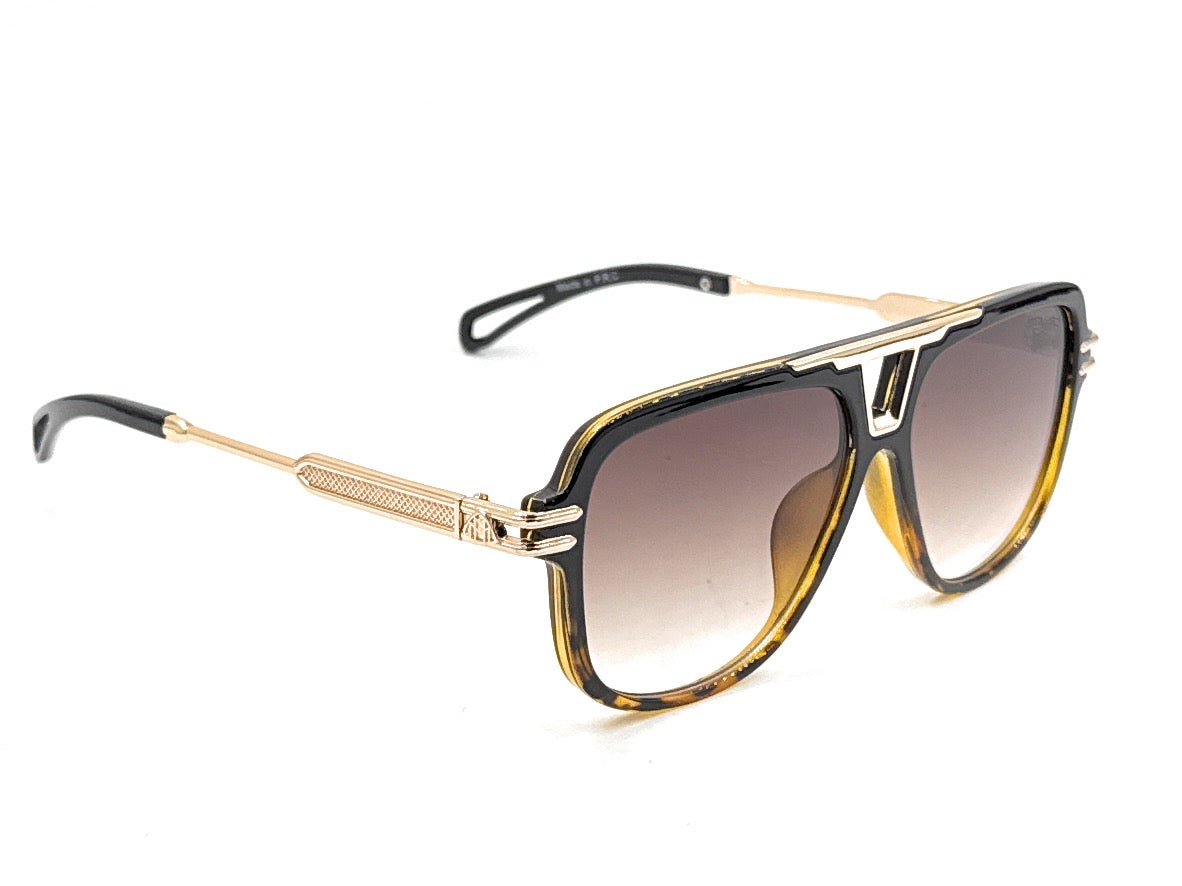 Squaro Plaid Accent Oversized Square Sunglasses – Black Frame with Gradient Brown Lenses      SQ20251570