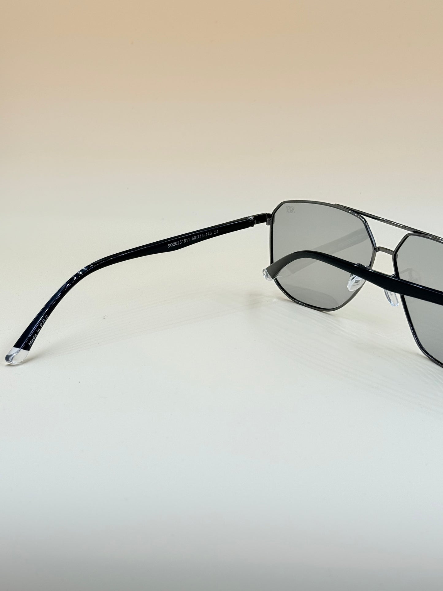 SQUARO Polarized Photochromic Rectangular Sunglasses – TR90 + Metal Frame | UV400 Protection High Quality Light weight SQ20261611Rectangular wrap
