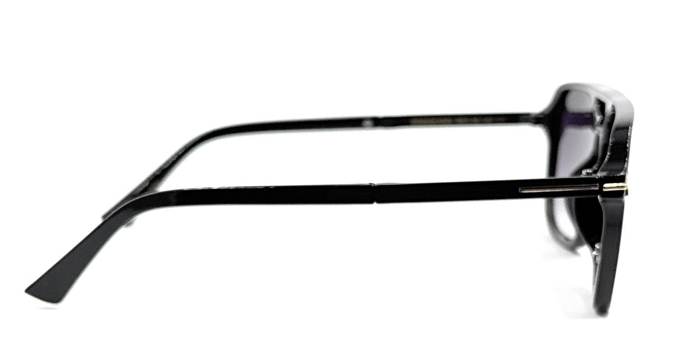 SQUARO Premium Quality Fashion Sunglasses – Black Frame with Gradient Gray Lenses | Classic Square Design
SQ20241520