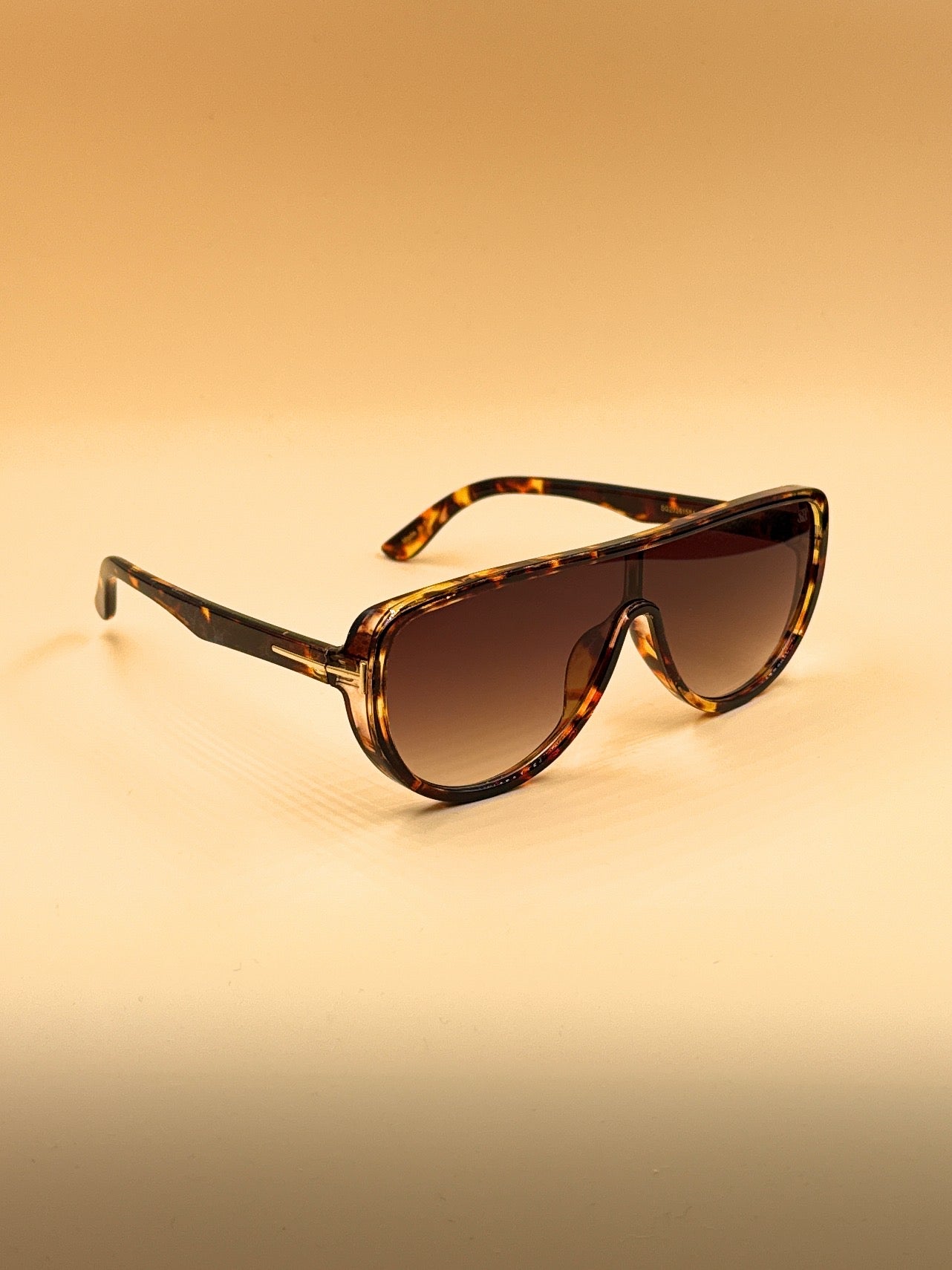 SQUARO Oversized Shield Sunglasses for Women – Glossy Black Frame with Gradient Smoke Lenses | SQ20261584