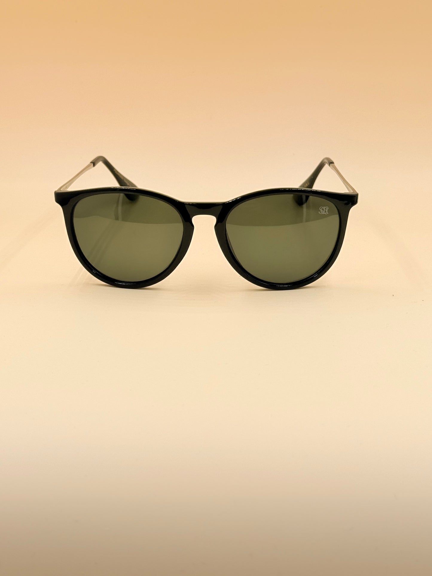 SQUARO Classic Round Polarized Sunglasses – Crystal Champagne Frame / Brown Lens

UVB- UVA SQ2026