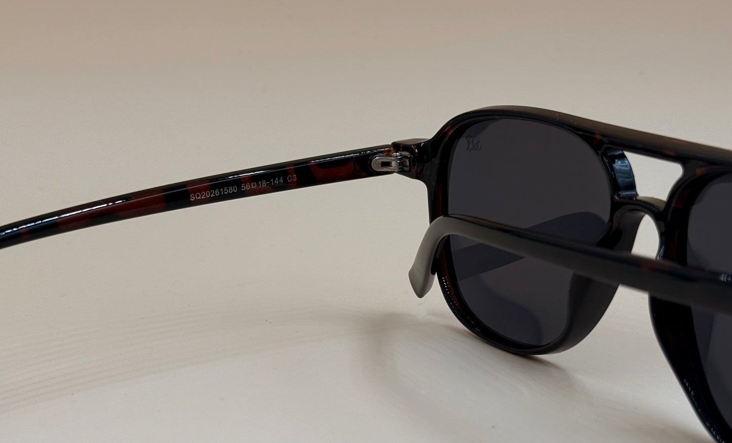 SQUARO Polarized Sunglasses Men Women Fashion Designer Driving UVB- UVA 400 premium quality Light weight Classic Square SQ20261580