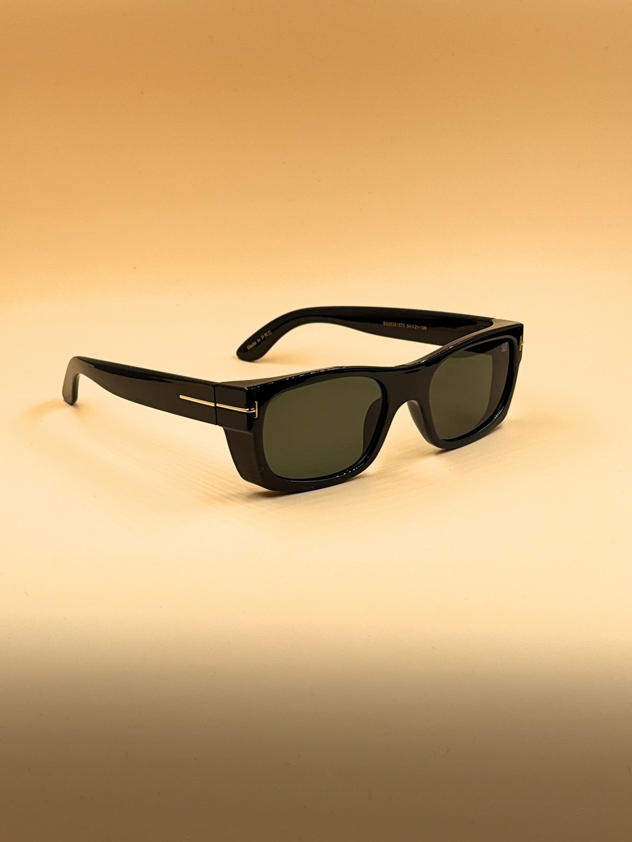 SQUARO® Elegant Black Rectangular Sunglasses for Women – Glossy Lightweight PC Frame, 54mm Lens SQ20261575