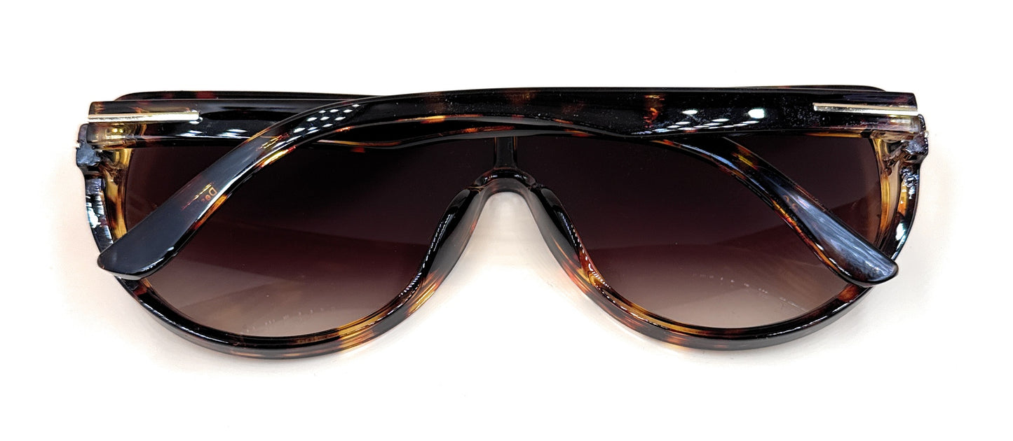 SQUARO Oversized Shield Sunglasses for Women – Glossy Black Frame with Gradient Smoke Lenses | SQ20261584