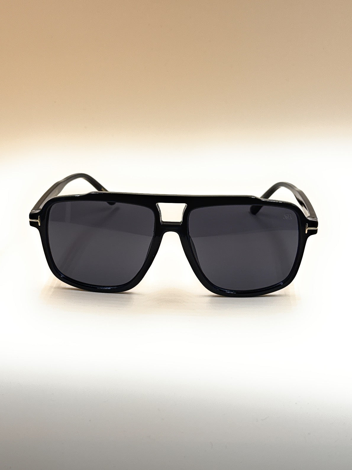 SQUARO SQ20261585 Oversized Square Sunglasses – Black premium PC Frame with Gradient Smoke Lenses
