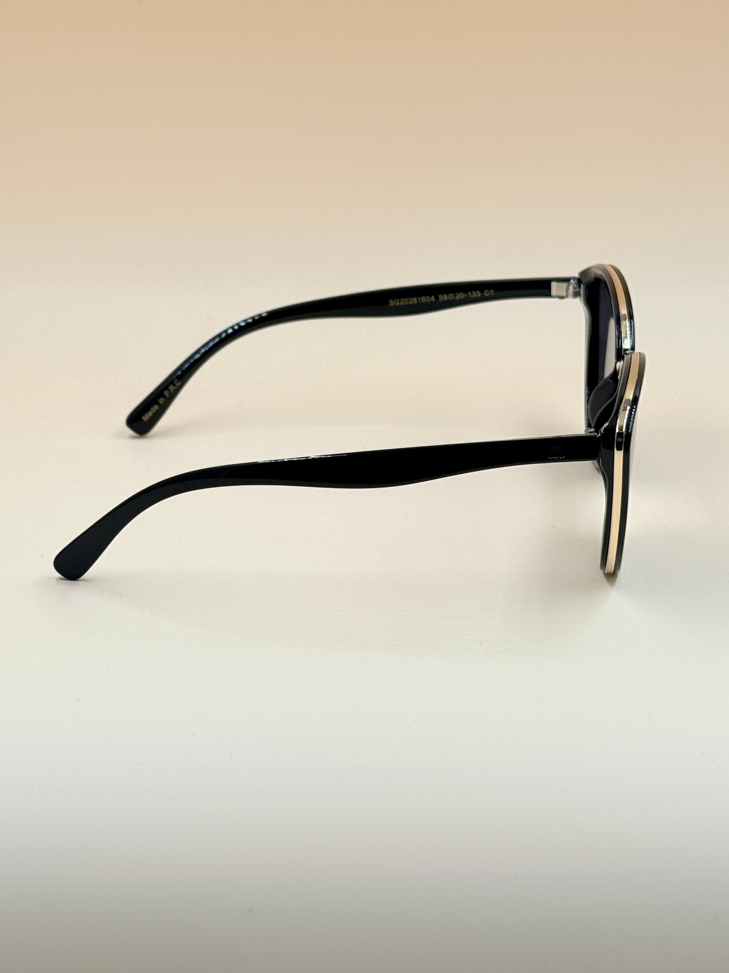 SQUARO Classic Round Fashion Premium quality Sunglasses –UVA SQ20261604